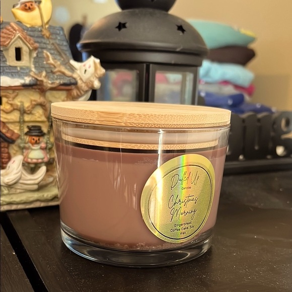 Christmas Morning Candle 16oz | Gingerbread Coffee Cake Soy Wax Candle - Picture 3 of 4